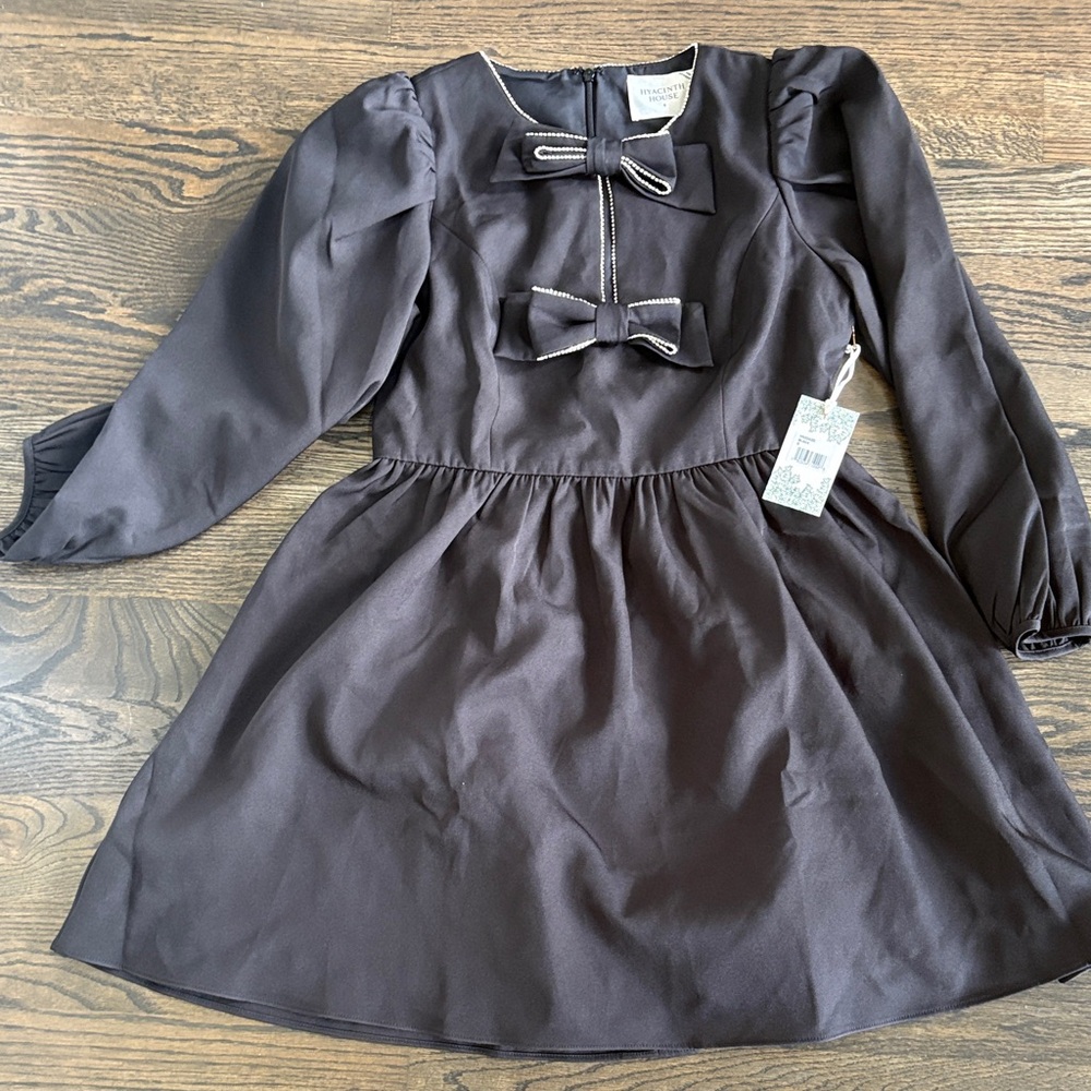 Chic Long Sleeve Dress with Bow Details